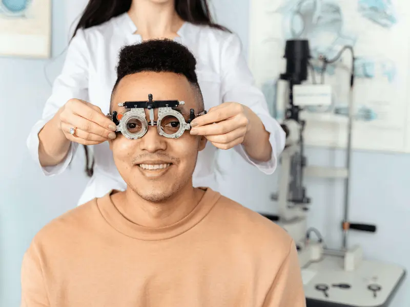 santa ana eye doctor patient consultation
